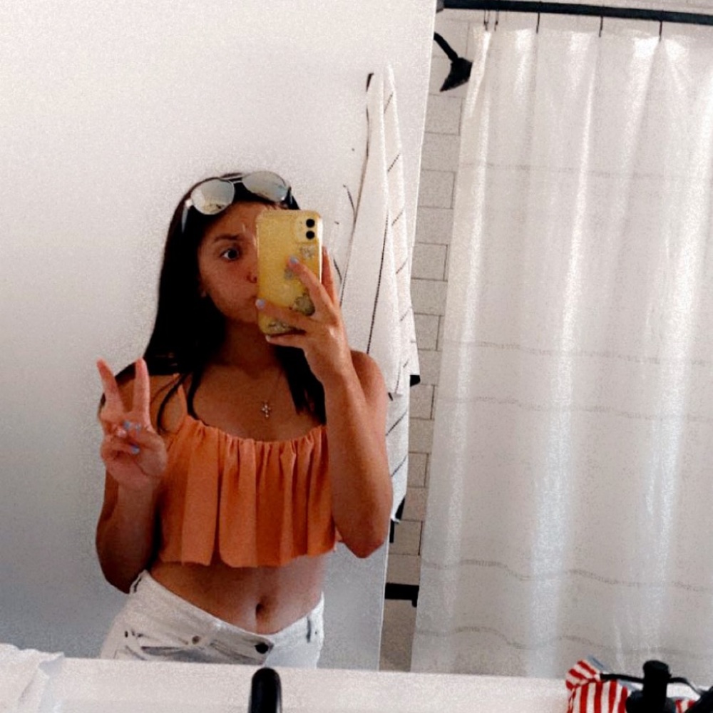 Meet your Posher, Avery